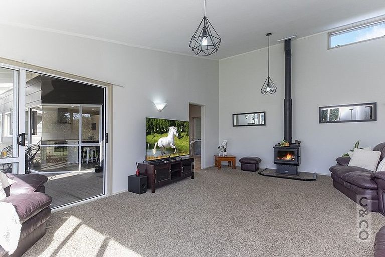 Photo of property in 2246 State Highway 16, Helensville, 0875