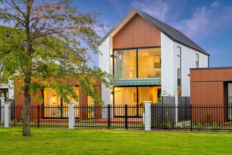 Photo of property in 13 Pembrook Close, Rangiora, 7400