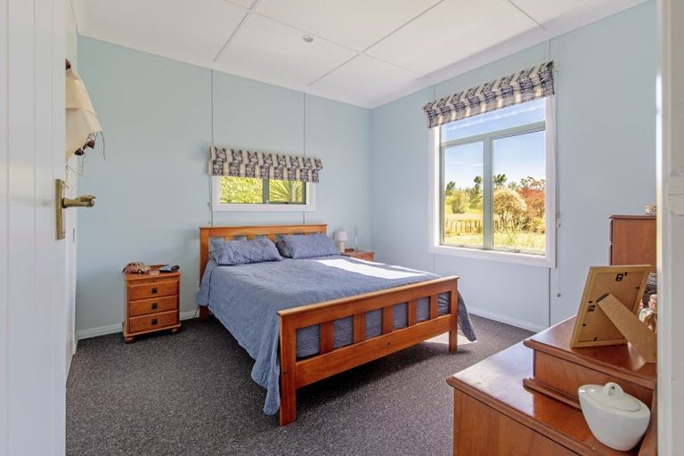 Photo of property in 978 Pourerere Road, Omakere, Waipawa, 4271