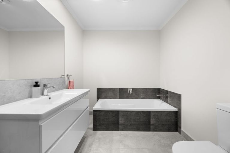 Photo of property in 13 Leebank Crescent, Riverhead, 0820