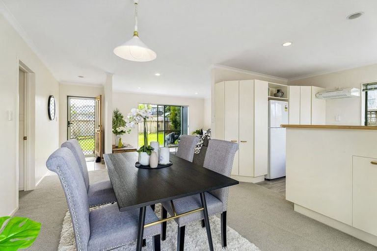 Photo of property in 1/919 Whangaparaoa Road, Manly, Whangaparaoa, 0930