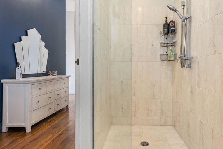 Photo of property in 28 Cleveland Street, Edgeware, Christchurch, 8013