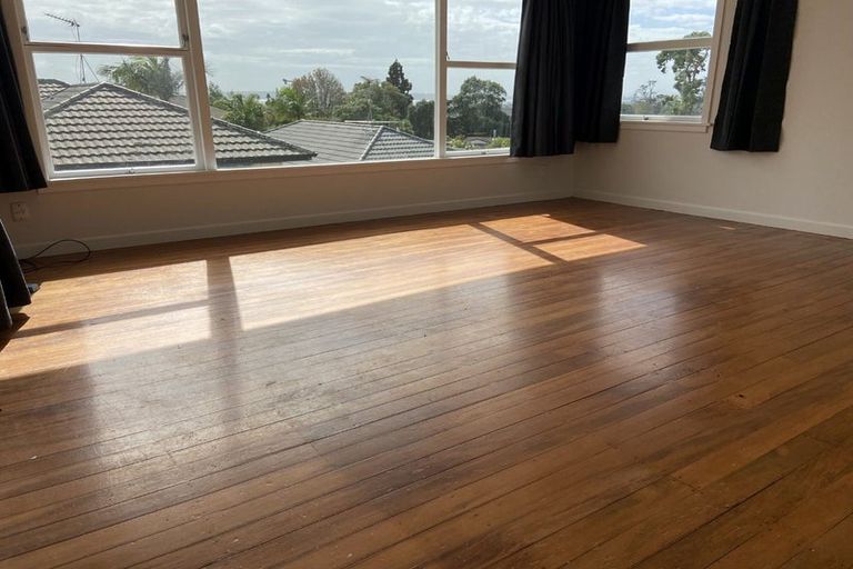 Photo of property in 12 Kokiri Street, Te Atatu South, Auckland, 0610