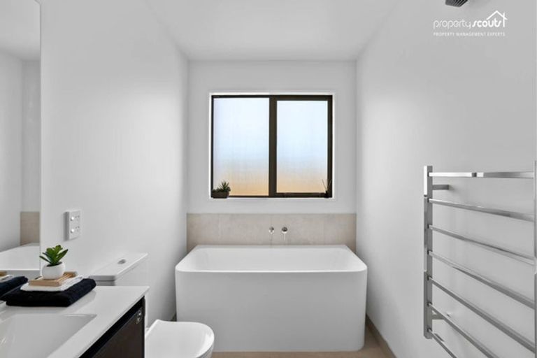 Photo of property in 2 Tarata Way, Lower Shotover, 9304