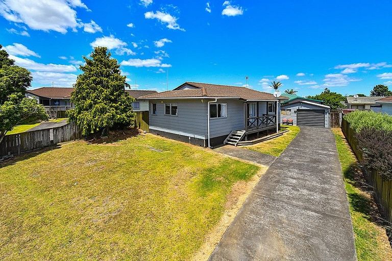 Photo of property in 74 Burundi Avenue, Clendon Park, Auckland, 2103