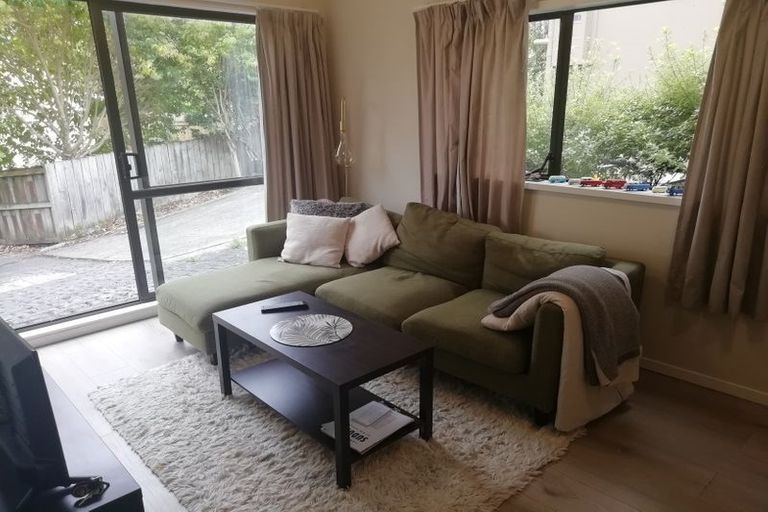 Photo of property in 104a Oaktree Avenue, Browns Bay, Auckland, 0630