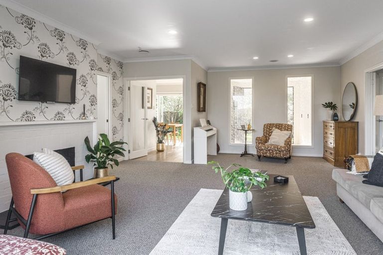 Photo of property in 12 Midway Avenue, Castor Bay, Auckland, 0620