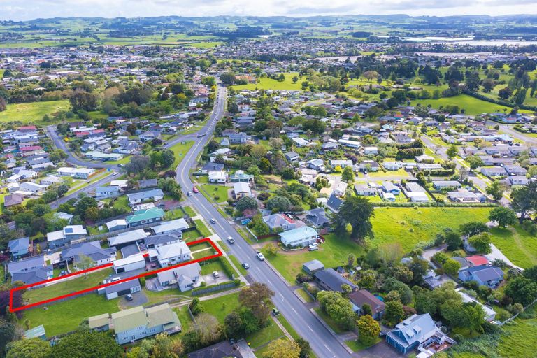 Photo of property in 11 Collingwood Road, Waiuku, 2123