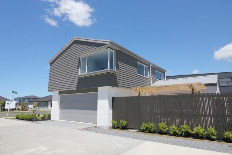 Photo of property in 1 Mcarthur Close, Silverdale, 0932