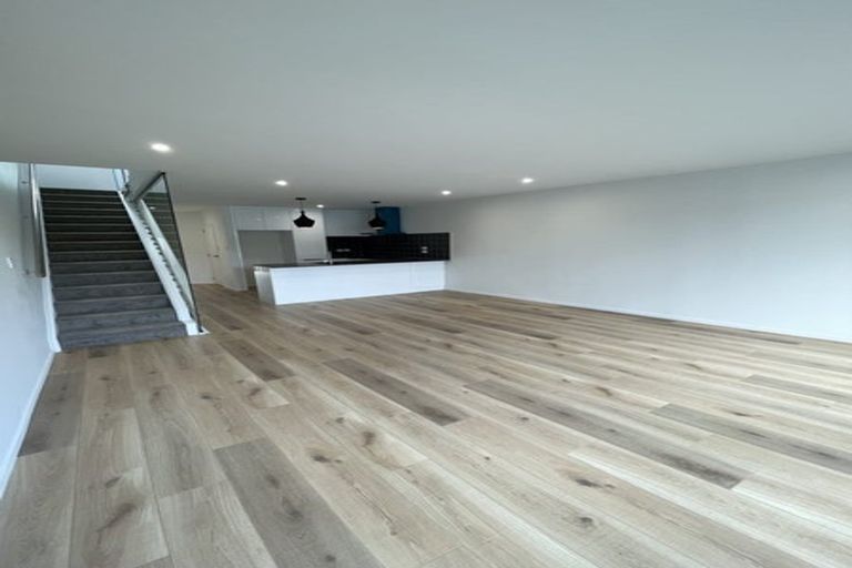 Photo of property in 4/10 Vinifera Place, Fairview Heights, Auckland, 0632