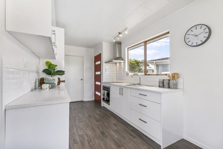 Photo of property in 72 Boundary Road, Clover Park, Auckland, 2019