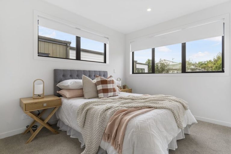 Photo of property in 4/35 Garadice Road, Rothesay Bay, Auckland, 0630