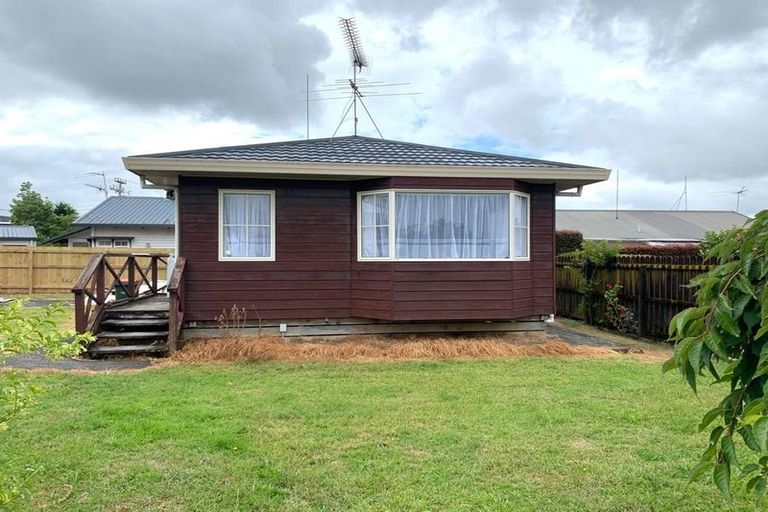 Photo of property in 1 Menary Street, Papakura, 2110