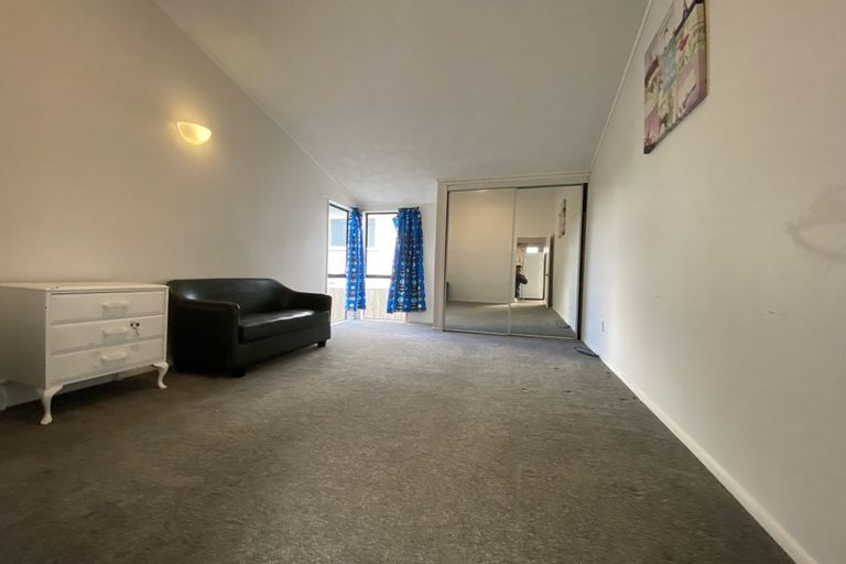 Photo of property in 5 Marlin Street, West Harbour, Auckland, 0618