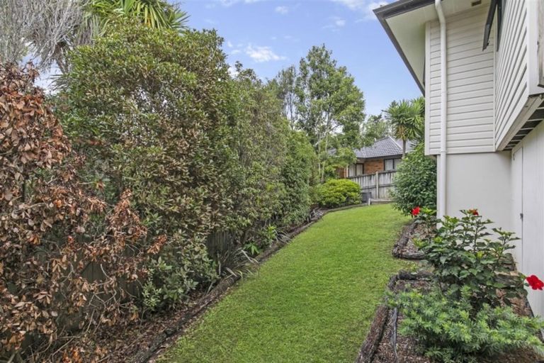Photo of property in 16 Berkshire Terrace, Massey, Auckland, 0614