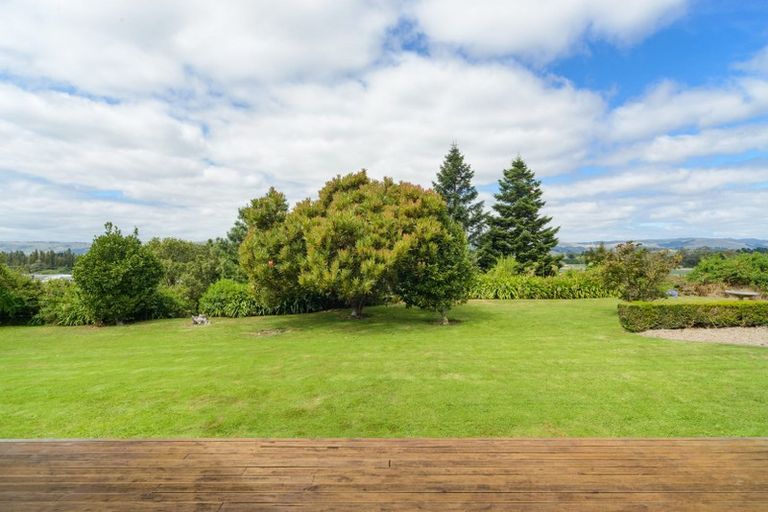 Photo of property in 27 Rosebank Avenue, Kelvin Grove, Palmerston North, 4414