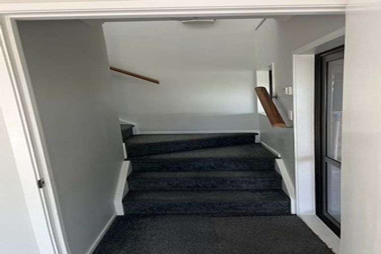 Photo of property in 41 Lavelle Road, Henderson, Auckland, 0612