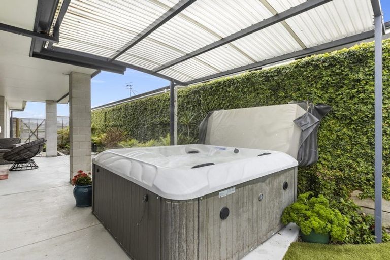 Photo of property in 105 Penetaka Heights, Pyes Pa, Tauranga, 3112