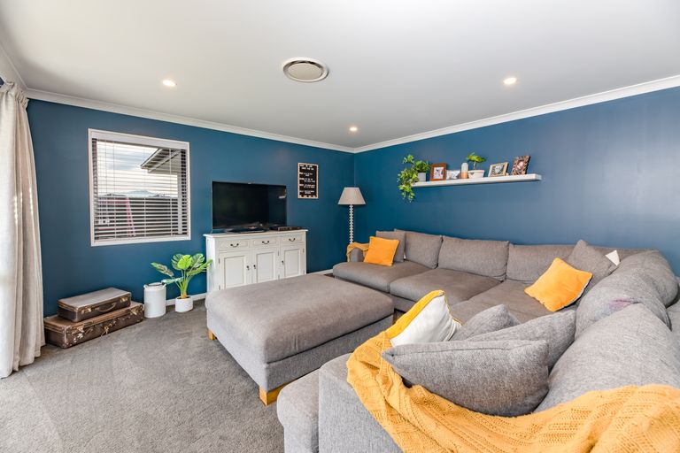 Photo of property in 10 Salisbury Avenue, Rangiora, 7400