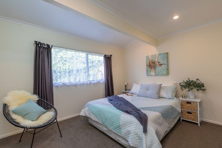 Photo of property in 2/49 Ranui Terrace, Tawa, Wellington, 5028