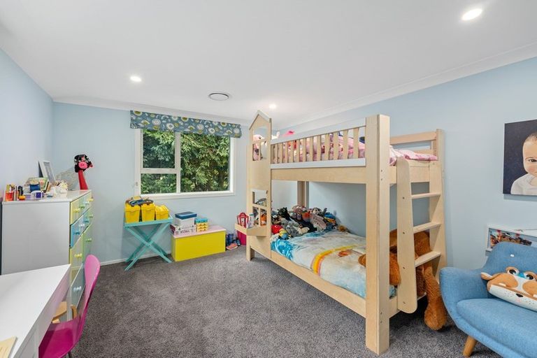 Photo of property in 52 Nimmo Avenue West, Waikanae, 5036