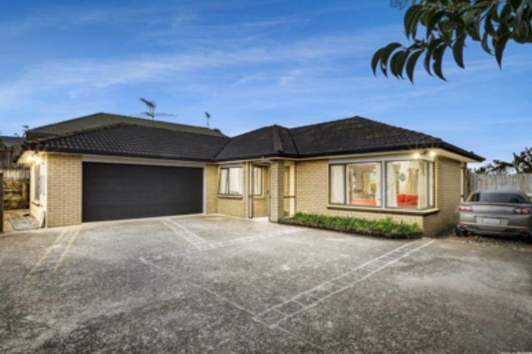 Photo of property in 14 Waimarino Road, Weymouth, Auckland, 2103