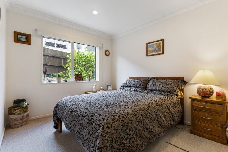 Photo of property in 64 Whitford Road, Botany Downs, Auckland, 2014