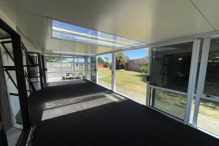 Photo of property in 296b Mangorei Road, Merrilands, New Plymouth, 4312