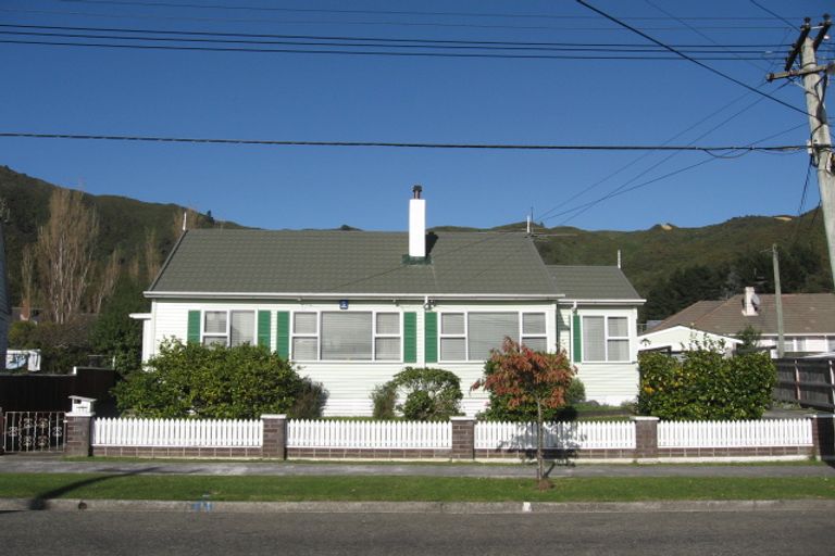 Photo of property in 13 Feist Street, Naenae, Lower Hutt, 5011