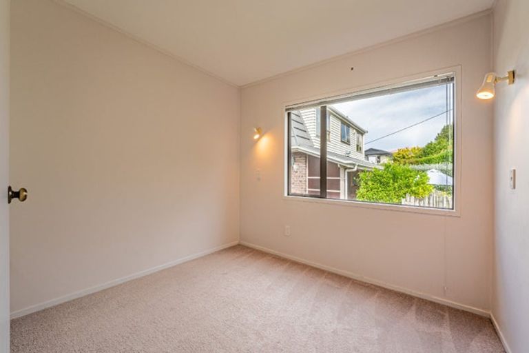 Photo of property in 1/272 Whangaparaoa Road, Red Beach, 0932