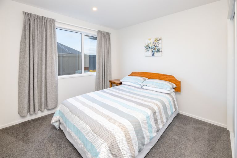 Photo of property in 31 Watkins Drive, Rangiora, 7400