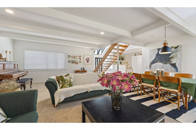 Photo of property in 5/140 Office Road, Merivale, Christchurch, 8014