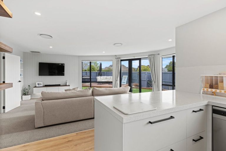 Photo of property in 2 Anglesea Avenue, Parklands, Christchurch, 8083