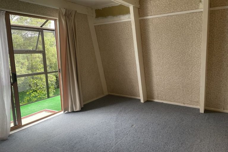 Photo of property in 39 London Road, Korokoro, Lower Hutt, 5012