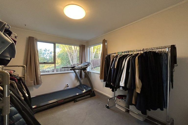 Photo of property in 22 Ayton Drive, Totara Vale, Auckland, 0629