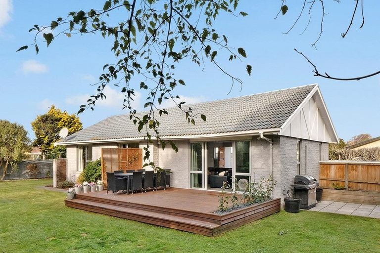 Photo of property in 19 Gibson Drive, Hornby, Christchurch, 8042