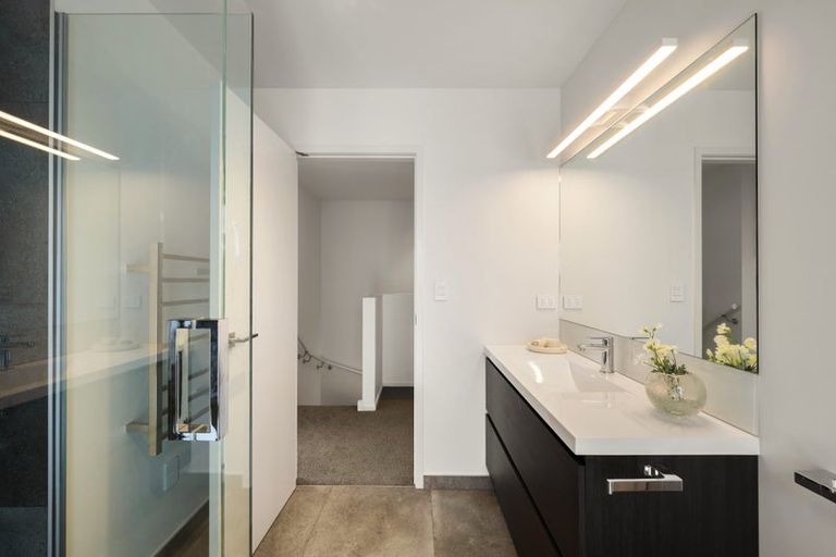 Photo of property in 96b Apu Crescent, Lyall Bay, Wellington, 6022