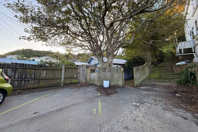 Photo of property in 76 Aro Street, Aro Valley, Wellington, 6021