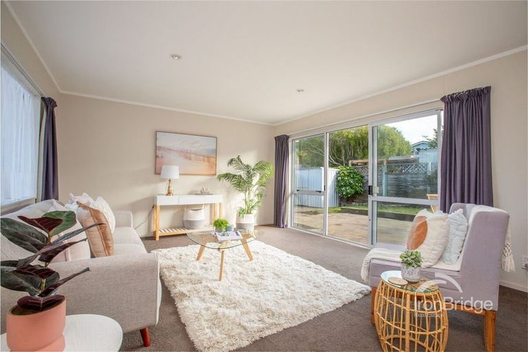 Photo of property in 2 Whitehouse Road, Titahi Bay, Porirua, 5022