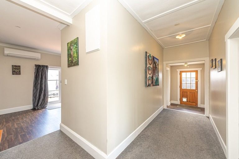 Photo of property in 6 Central Avenue, Gonville, Whanganui, 4501