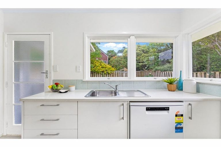 Photo of property in 2/53 Richards Avenue, Forrest Hill, Auckland, 0620