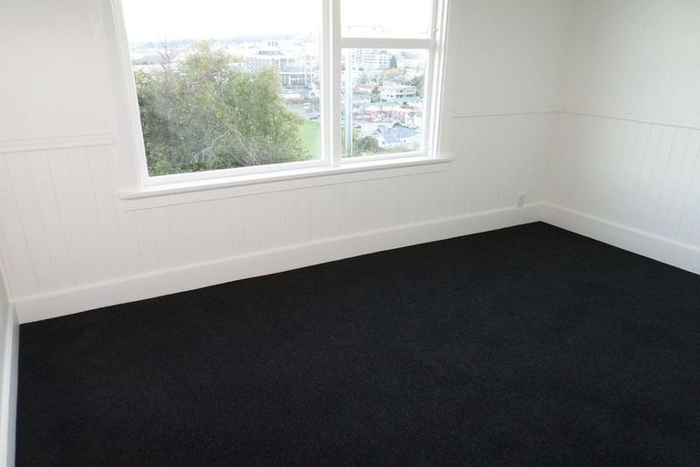 Photo of property in 1 Saint Abbs Place, North Dunedin, Dunedin, 9016