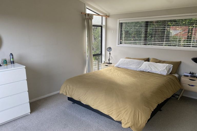 Photo of property in 1/20 Colonial Road, Birkenhead, Auckland, 0626