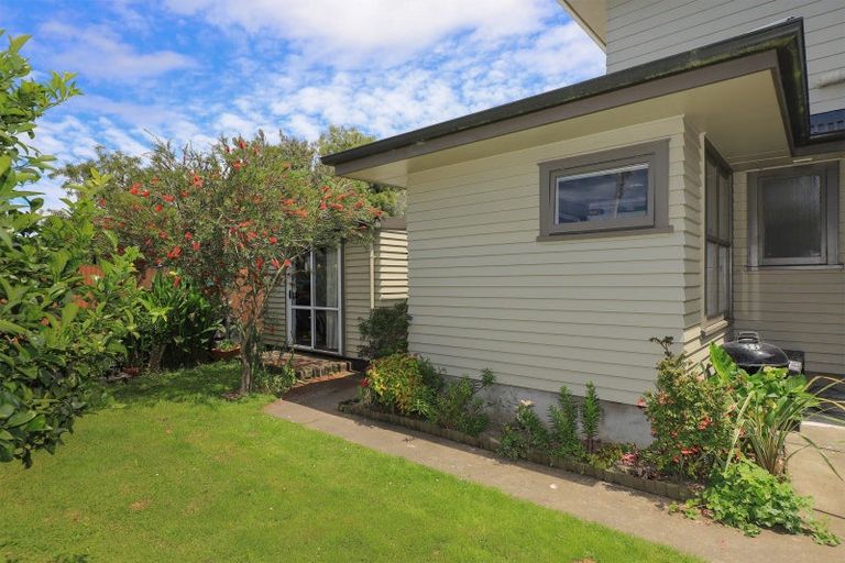 Photo of property in 8 Neeve Place, Taradale, Napier, 4112