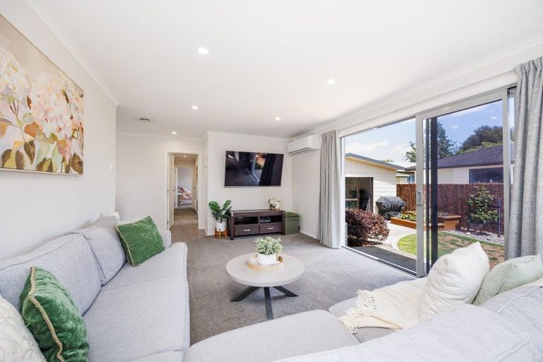 Photo of property in 2 Capri Place, Awapuni, Palmerston North, 4412