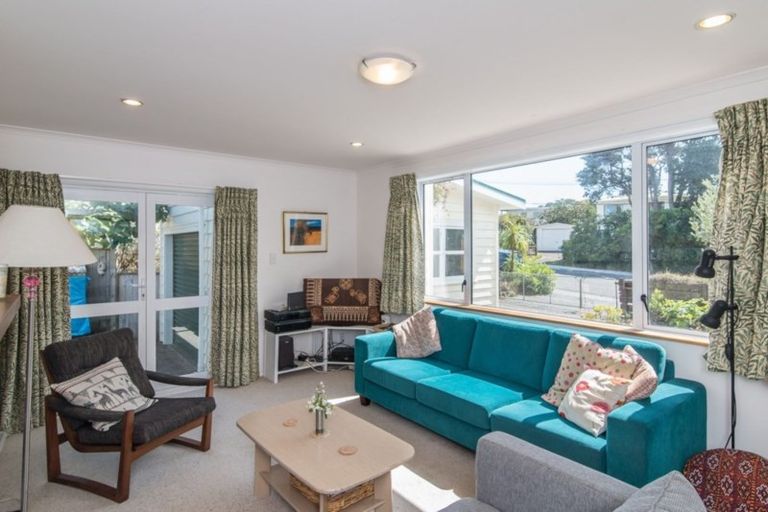 Photo of property in 8 Te Miti Street, Paekakariki, 5034