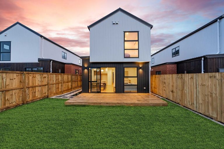 Photo of property in 4d Mahogany Street, Westgate, 0814