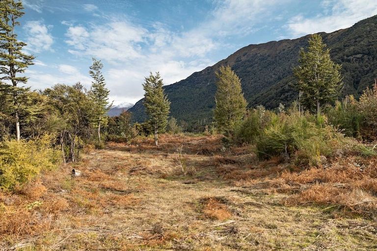 Photo of property in 19 Haast Eagle Road, Mount Creighton, 9371