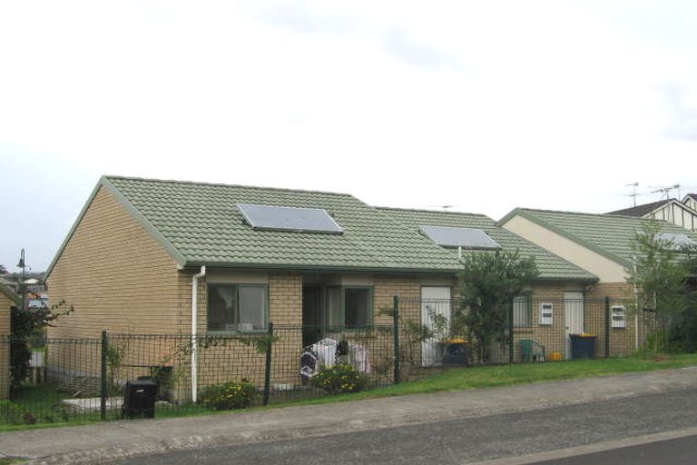 Photo of property in 6/25 Charlenne Close, Ranui, Auckland, 0612