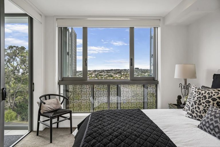 Photo of property in 203/585 Beach Road, Rothesay Bay, Auckland, 0630